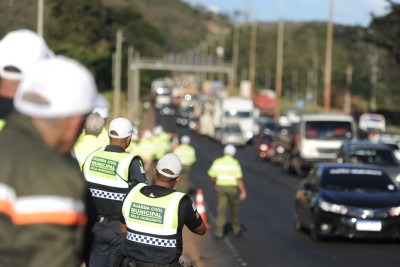 Agentes receberam treinamento prático nesta quarta-feira (4/6) em trecho do Anel Rodoviário próximo à área de escape -  (crédito: Alexandre Guzanshe/ E.M /D.A Press)