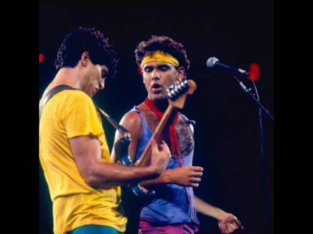 Ex-integrante do Barão Vermelho, que teve também Cazuza nos primeiros anos, Frejat começou a carreira em 1981. Em 2017, ele deixou a banda e passou a se dedicar exclusivamente à carreira solo.
-Reprodução Youtube