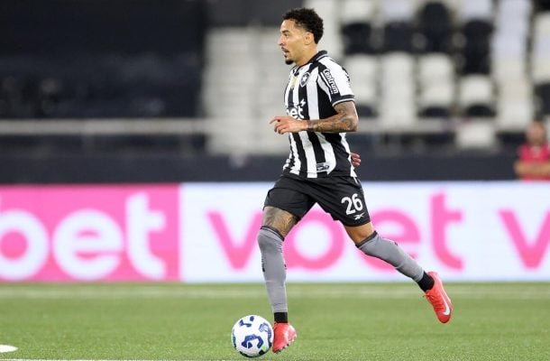 GREGORE - Falhou na cobertura do primeiro gol do Ceará. Apesar disso, teve uma boa atuação, tanto na defesa quanto no ataque, criando até boas oportunidades. NOTA: 6,5