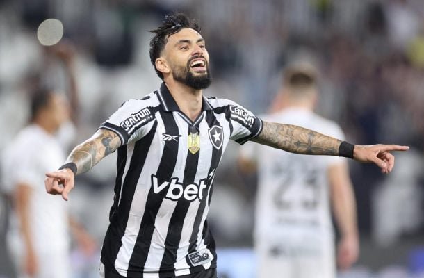 MASTRIANI - Não teve muitas oportunidades e teve dificuldades para encontrar espaços, mas mostrou oportunismo para marcar o primeiro gol da partida. NOTA: 6,5