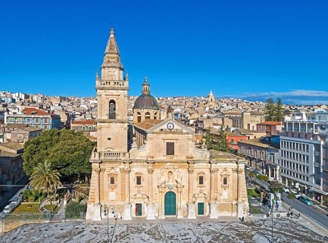 O Sudário fica guardado na capela real da Catedral de San Giovanni Battista em Turim, na Itália, e é exibido ao público apenas em ocasiões especiais.-wikimedia commons Ludvig14