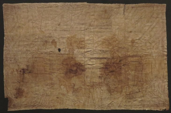 Os pesquisadores afirmam que essa técnica revelou a imagem mais clara já vista do tecido, e dá uma ideia de como Jesus de Nazaré poderia ter parecido.-wikimedia commons Reinhard Dietrich