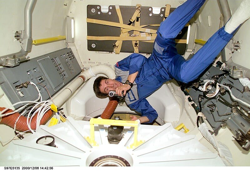 O caos político provocado pelo fim do país, com a independência de 15 repúblicas, deixou Krikalev "aprisionado" na estação.