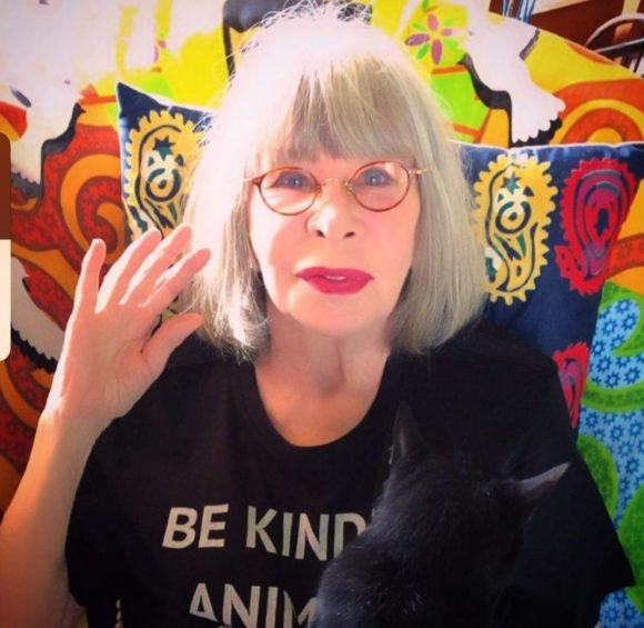 Conhecida como a “Rainha do rock brasileiro”, Rita Lee Jones Carvalho nasceu em 31/12/1947, no bairro de Vila Mariana, zona sul de São Paulo. Veja a seguir sua trajetória!

