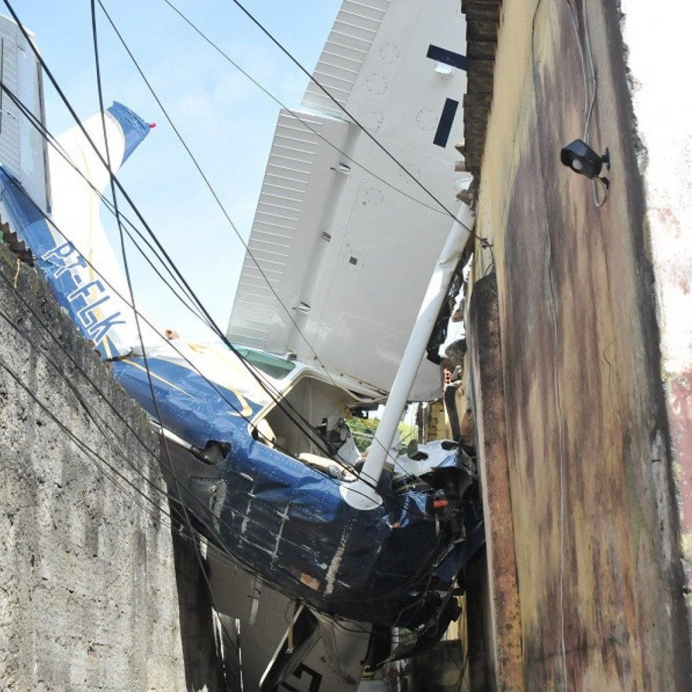 Bh: piloto de avião que caiu em 3 casas estava inapto para voar, diz laudo