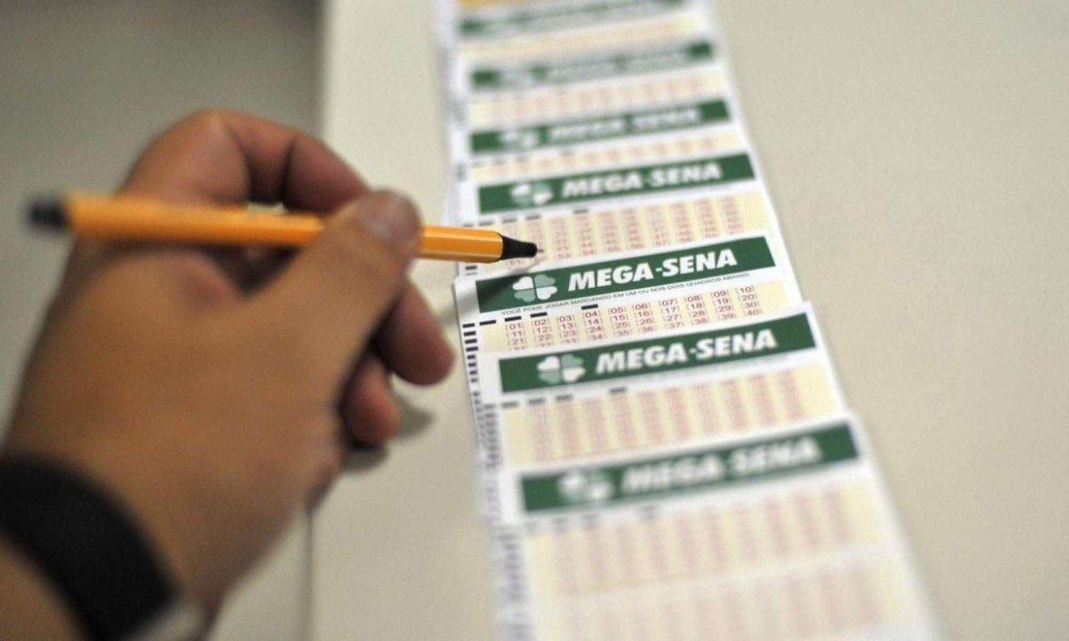 Seis apostas mineiras acertaram a quina -  (crédito: Marcello Casal Jr/Ag. Brasil)