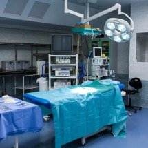 Justiça aumenta indenização para família de jovem que morreu após cirurgia - Reprodução/Freepik 