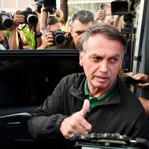 Bolsonaro afirma ter enviado R$ 2 milhões para Eduardo nos Estados Unidos - EVARISTO SA / AFP