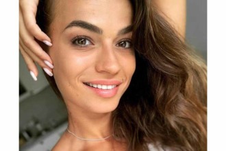 Mulher morre ao se desequilibrar na beira da piscina em cobertura de prédio