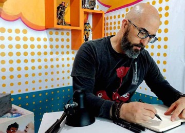 Cristiano Seixas, da Casa dos Quadrinhos, é o idealizador da feira, que tem entrada franca -  (crédito: Igor Clementino/Divulgação)