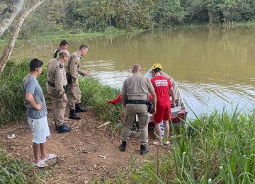 Corpo foi retirado da represa pelo Corpo de Bombeiros e entregue para a funerária -  (crédito: CBMMG)