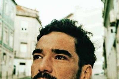 Muito antes de se consagrar como um dos atores mais respeitados de sua geração, Caio Blat, que completou 45 anos no último dia 2 de junho, já chamava atenção nos bastidores por uma característica que sempre o acompanhou: a intensidade.  -  (crédito: Reprodução do Instagram @caio_blat)