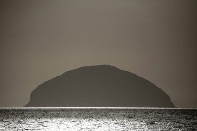 Ao longo da história, algumas ilhas ao redor do mundo já sumiram, reapareceram ou permanecem misteriosas, desafiando navegadores e até mesmo a ciência. -  (crédito: Ben Wicks/Unsplash)