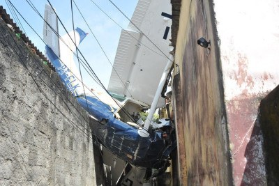 Investigação de órgão da Força Aérea Brasileira (FAB) apontaram que piloto não poderia estar no comando do avião que caiu sobre três casas em BH -  (crédito: Gladyston Rodrigues/EM/DA. Press - 12/3/23)