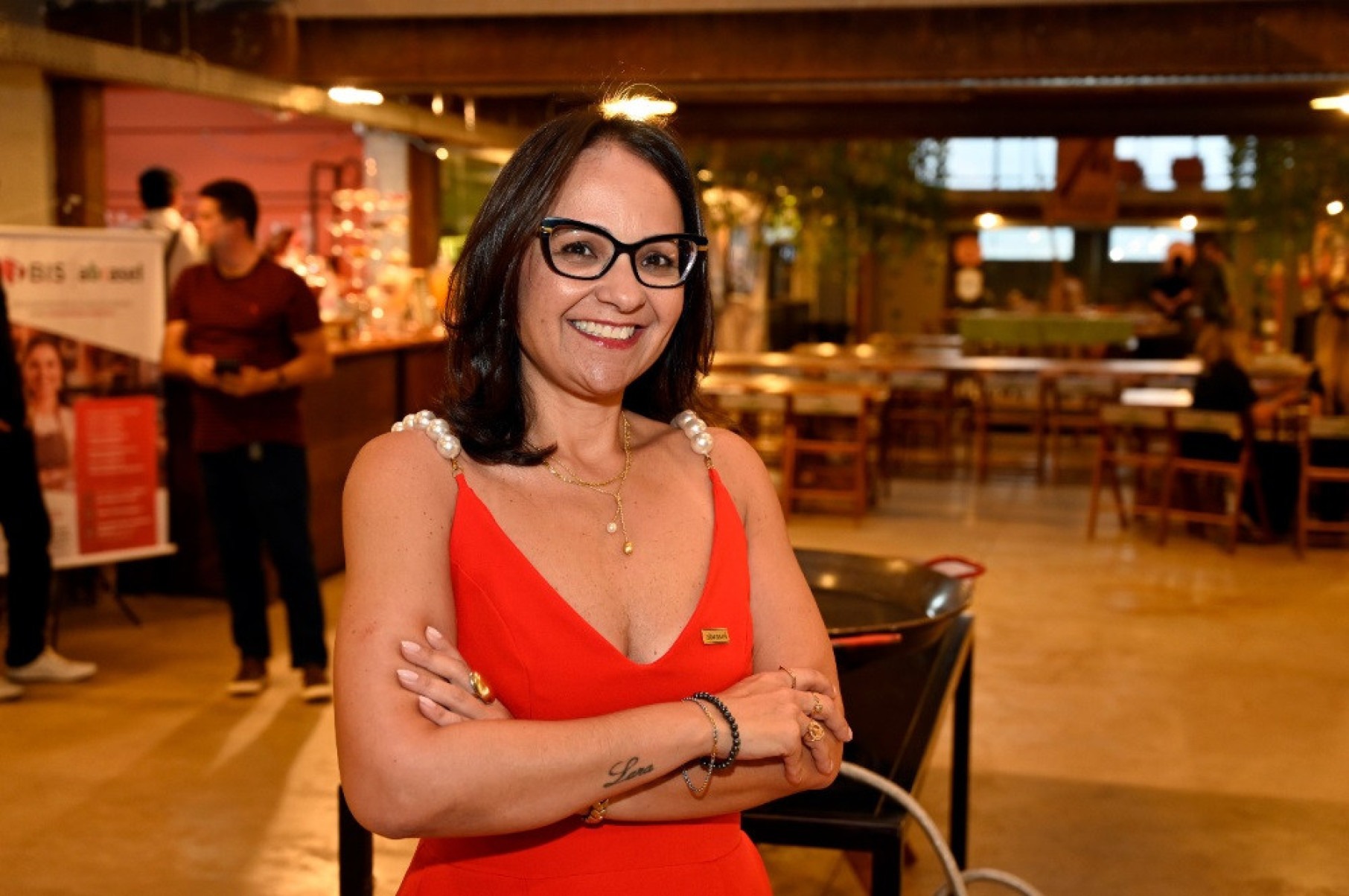 Além da escassez de candidatos qualificados, conservar os funcionários já treinados também é um desafio, como explica a presidente da Abrasel em Minas Gerais, Karla Rocha