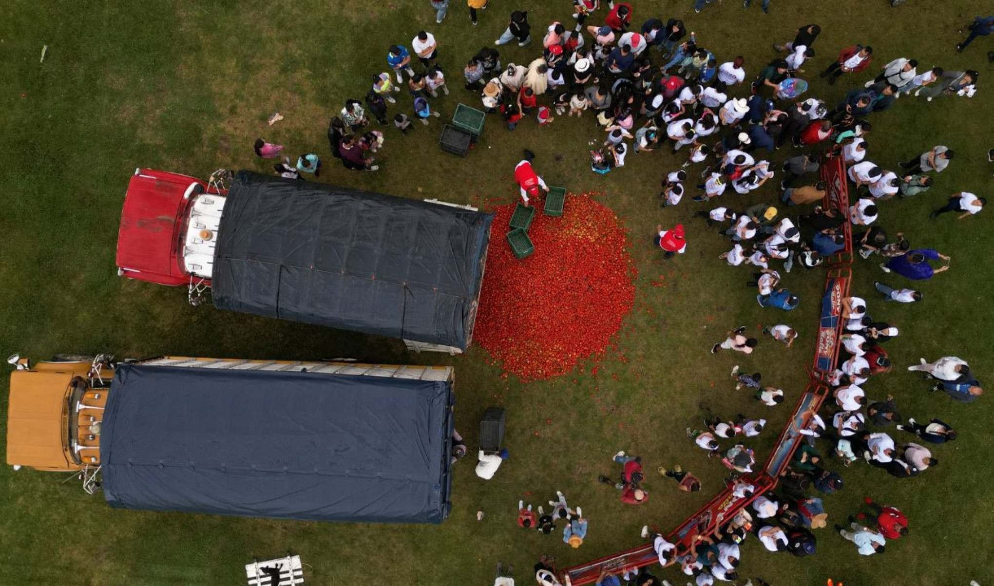 O evento  foi inspirado no festival espanhol La Tomatina, considerada a maior guerra de comida do mundo.