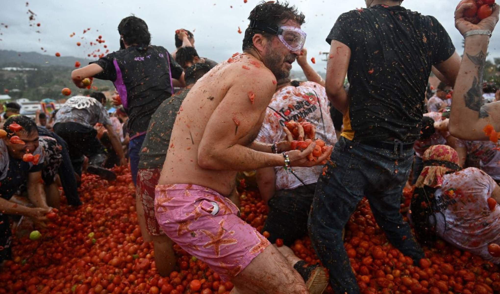 Não há regras no festival. É uma dinâmica de todos contra todos.