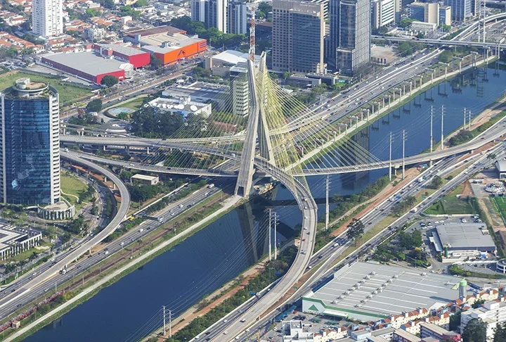 Os estados que mais exportaram no Brasil em 2024 foram: São Paulo, Rio de Janeiro, Minas Gerais, Mato Grosso, Paraná, Pará, Rio Grande do Sul, Goiás, Bahia e Santa Catarina.