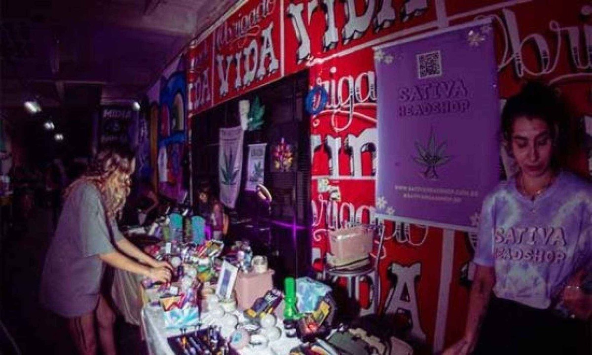 Al&eacute;m das trocas de conhecimento, o evento promove o ativismo can&aacute;bico com a presen&ccedil;a da Marcha da Maconha BH -  (crédito: Reprodu&ccedil;&atilde;o/Expomanas)
