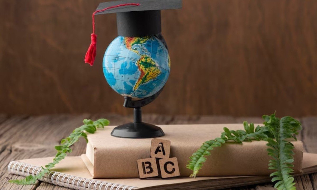 Educação bilíngue avança e ganha espaço no Brasil -  (crédito: DINO)