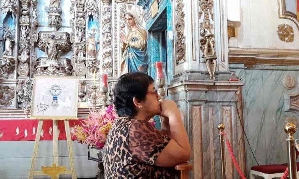 Mesmo com ascensão dos evangélicos, os católicos, como a moradora de BH Edna Aparecida da Silva Braga, continuam predominantes em Minas Gerais e no Brasil

 -  (crédito: Gustavo Werneck/EM/D.A Press)