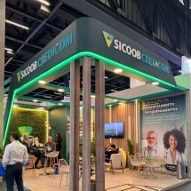 Sicoob Credicom marca presença na Hospitalar 2025 - DINO
