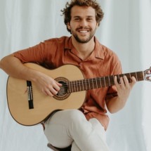 Theo Bial lança álbum com 15 canções de Chico Buarque -  Fernanda Assis/divulgação