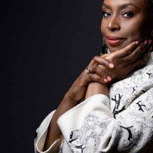 Chimamanda Ngozi Adichie examina complexidade das relações humanas  - JOEL SAGET/afp