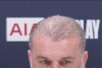 Mesmo após título da Liga Europa, Tottenham demite técnico