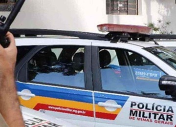 R$ 42 mil para pagar trabalhadores de obra é roubado por dupla em motos -  (crédito: PMMG/Divulgação)