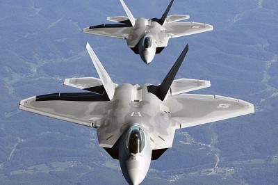 A Força Aérea dos Estados Unidos monitora de forma permanente o espaço do país e, quando algum objeto voador não identificado (OVNI) aparece, corre o risco de ser abatido. Não consta que em 2024  e 2025 (até o momento) tenha havido alguma invasão. Mas em 2023 houve. 
 -  (crédito: Domínio público)