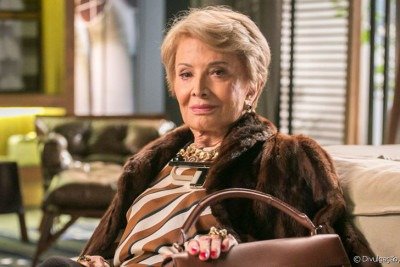 Glória Menezes - A atriz gaúcha, nascida em 19/10/1934, viúva de Tarcísio Meira em 2021, se chama Nilcedes Soares Magalhães Sobrinho. Nilcedes mistura Nilo e Mercedes (seus pais). Escolheu Glória por ser compreendido em qualquer idioma. E Menezes por ter origem portuguesa e 13 letras (número de sorte).  -  (crédito: Divulgação TV Globo)