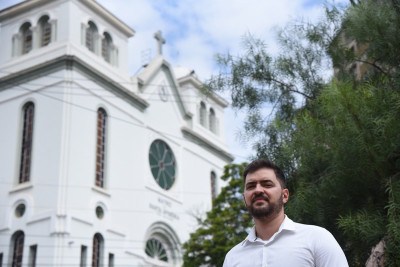 IBGE tambÃ©m registra aumento de pessoas sem identificaÃ§Ã£o com religiÃµes, como Caio Viana. Para especialista, esse nÃºmero tende a ser subnotificado -  (crédito: Gladyston Rodrigues/EM/D.A. Press)