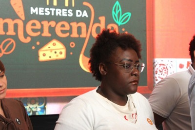Tatiana Virgílio é cantineira e esteve presente no anúncio da competição nesta sexta-feira (6/6). Ela destacou que o programa trará visibilidade para as profissionais que preparam merendas -  (crédito: Jair Amaral/EM/D.A.Press. Brasil. Belo Horizonte-MG)