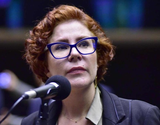 A parlamentar está atualmente na Itália e é considerada foragida da Justiça brasileira - (crédito: Zeca Ribeiro/Câmara dos Deputados)