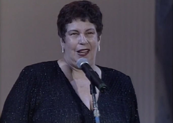 Nana emplacou parcerias importantes com pianistas como João Donato (com quem teve um romance) e Cesar Camargo Mariano (com quem gravou "Voz e Suor", em 1983, considerado por ela seu melhor trabalho).