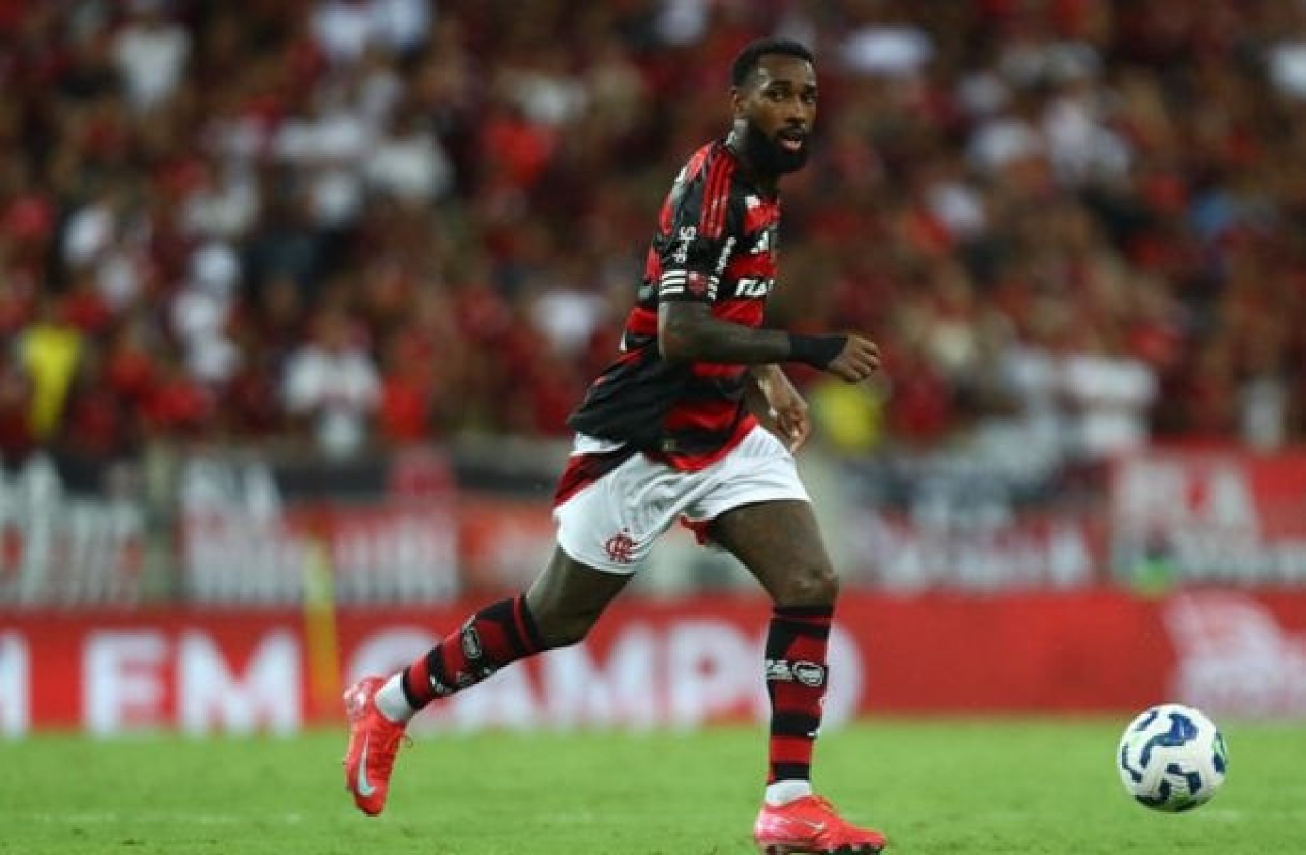 Zenit ainda tem interesse em contratar Gerson, do Flamengo