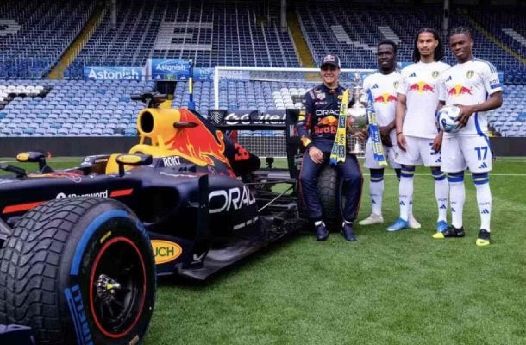 Vídeo! Jogadores da Premier League disputam corrida contra carro de F1