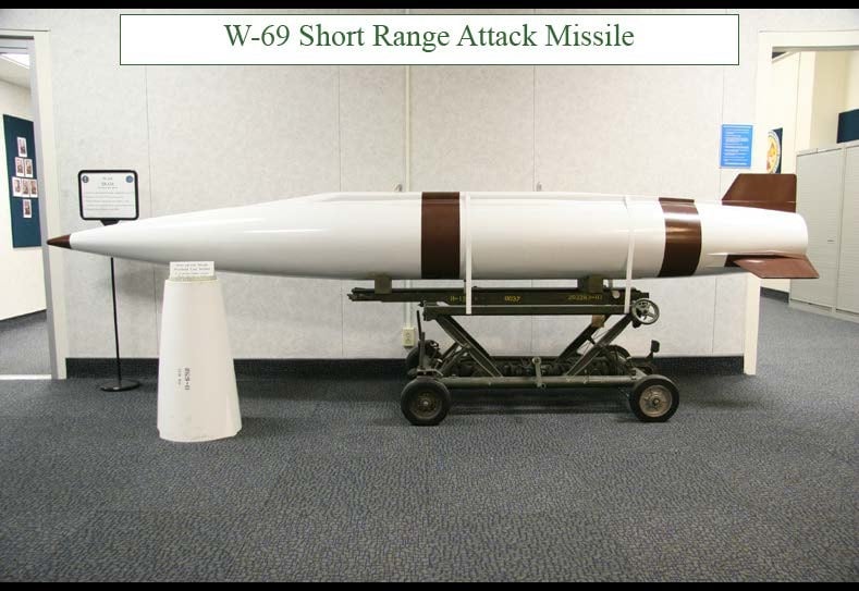 O balão chegou a atravessar boa parte do território dos EUA, tendo inclusive sobrevoado áreas onde os americanos armazenam mísseis nucleares.