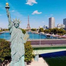 Imitações da Estátua da Liberdade marcam a paisagem em diferentes partes do planeta -  ReproduÃ§Ã£o do X @PhilDurFr