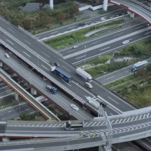 Japão projeta rodovias de cápsulas autônomas que substituem caminhões - reprodução/youtube
