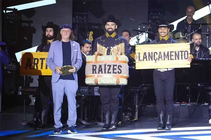 O cantor Alceu Valença, 78, ficou com o prêmio “Artista” na categoria “Raízes” da 32ª edição do Prêmio BTG Pactual da Música Brasileira. 
 -  (crédito:  Reprodução do Youtube Canal Prêmio BTG Pactual da Música Brasileira)