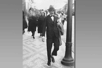 No dia 13/6/1888 nasceu em Lisboa, Portugal, Fernando Pessoa, um dos maiores poetas da história mundial. Referência na língua portuguesa. 
 -  (crédito:  Reprodução do Flickr DE SINGEL)