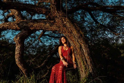 'Xote destino' tem a ver com a história de Mariana, pessoa apaixonada pelo forró
 -  (crédito: Flora Negri/Divulgação )
