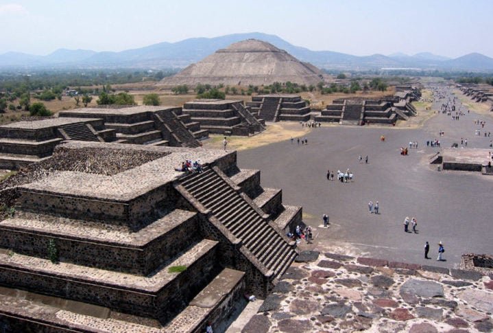 O sítio arqueológico de Teotihuacan é o mais visitado do México. Fica a 40 km da capital.  