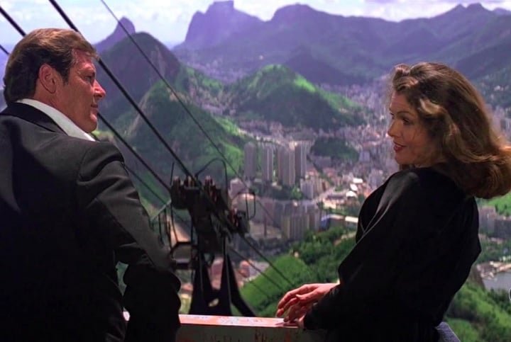 "007 Contra o Foguete da Morte" (1979): Com Roger Moore no papel principal, o agente secreto britânico enfrenta perigos no Rio de Janeiro, com o Cristo Redentor como testemunha de suas acrobacias.