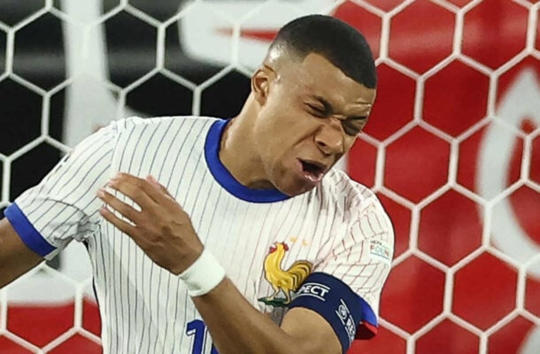 Ex-jogador crê que Mbappé ficou decepcionado com título inédito do PSG