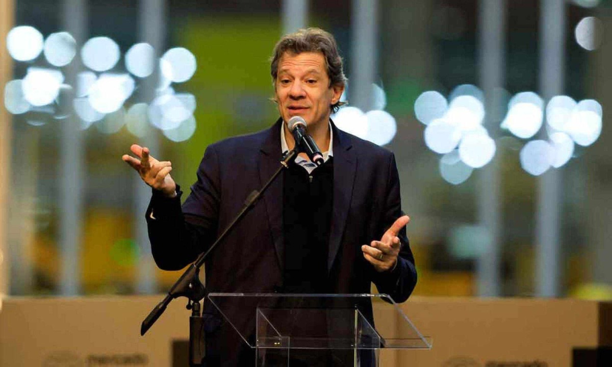 O presidente Lula não arbitra em favor de Haddad, exceto em situações limites como esta - (crédito: Miguel Schincariol/AFP – 7/4/25) O presidente Lula não arbitra em favor de Haddad, exceto em situações limites como esta - (crédito: Miguel Schincariol/AFP – 7/4/25)
