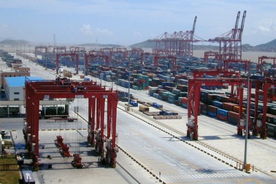Os maiores portos do mundo, predominantemente na Ásia, refletem a importância estratégica da região no comércio global. Esses portos, como Shangai e Singapura, desempenham papéis cruciais na movimentação de mercadorias e na integração dos mercados internacionais. Conheça, então, quais são os dez maiores portos do mundo e um pouco mais sobre cada um deles. -  (crédito: Divulgação)
