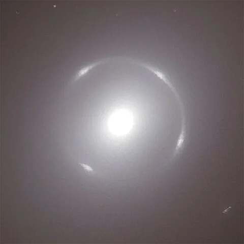 Como os cientistas se baseiam na luz refletida na sua superfície para definir seu tamanho, desde que foi descoberto essa estimativa foi se alterando.